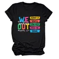 Gedetailleerde weergave van een zwart dames-T-shirt met een kleurrijke lerarengrafiek - S / Tops / Zwart