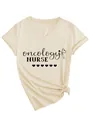 Detailansicht des Oncology Nurse Grafikdrucks auf beigem V-Ausschnitt Damen T-Shirt - S / Oberteile / Sandfarben