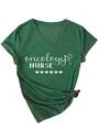 Nahaufnahme grünes V-Ausschnitt T-Shirt mit Onkologie-Krankenschwester-Print und Herz - Vintage Grün