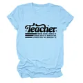 Vista dettagliata della t-shirt in cotone celeste con divertente slogan da insegnante - Taglia S / Top / Blu Chiaro (Carattere Nero)