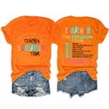 Gedetailleerd voor- en achteraanzicht van het oranje Teacher Freedom Tour T-shirt - S / Tops / Oranje (Zwarte Print)