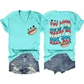 Detailansicht Damen T-Shirt in Minzgrün mit V-Ausschnitt und Hot-Dog-Grafik zum 4. Juli - S / Oberteile / Tiefwasserblau