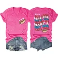 Damen V-Ausschnitt T-Shirt in Pink mit Retro 4. Juli Hotdog Aufdruck Detailansicht - Fuchsia