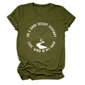 Détail du t-shirt femme vert olive avec imprimé graphique vintage desert highway - S / Hauts / Vert Militaire