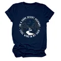 Détail du t-shirt bleu marine avec graphique de nuit du désert et paroles de chanson. - S / Hauts / Bleu Marine