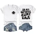 Weißes V-Neck T-Shirt mit In My Softball Aunt Era Grafik zusammen mit Jeans-Shorts - S / Oberteile / Weiß