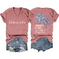 Vista detallada de la camiseta de mujer con cuello en V malva y estampado Kindness. - Oro Rosa (Gráfico Blanco)