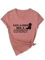 Detailweergave van roze T-shirt met V-hals en Save a Horse Ride a Cowboy print - S / Tops / Roségoud