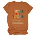 Λεπτομέρεια του σλόγκαν Vintage Art Teacher τυπωμένο σε σκουριασμένο πορτοκαλί μπλουζάκι - S / Tops / Καμένο Πορτοκαλί