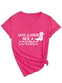 Gedetailleerde weergave van roze dames T-shirt met V-hals en Save a Horse slogan - S / Tops / Rozerood
