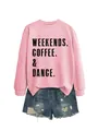 Λεπτομέρεια ροζ γυναικείου φούτερ WEEKENDS COFFEE DANCE με λεπτομέρεια τζιν σορτς. - S / Tops / Ροζ φούτερ (μοτίβο μαύρου κειμένου)
