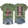 Grünes V-Ausschnitt T-Shirt mit Class of 2027 Glitzerdruck, Vorder- und Rückseite - Olivgrün