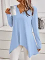 Detailansicht eines hellblauen Langarm-Strickoberteils mit V-Ausschnitt für Damen an Modell - S / Oberteile / Blau