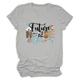 Vue détaillée de l'imprimé graphique Future Nurse sur un t-shirt gris décontracté à manches courtes - S / Hauts / Gris Clair (Texte Noir)