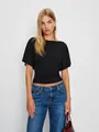 Elegante top negro de corte ajustado con mangas de capa y cuello redondo para mujer - S / Tops / Negro