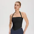 Κομψό μαύρο μπλουζάκι γιόγκα με λαιμόκοψη halter και ασύμμετρο στρίφωμα για γυναίκες - S / Tops / Μαύρο