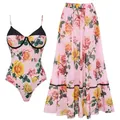 Strandset met roze bloemen badpak uit één stuk en bijpassende lange rok voor vakantie - S / Boven- En Onderstuk / Spaghettibandjes Gevoerde Set