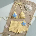 Conjunto de bikini amarillo con estrellas de mar y pantalones de talle alto - S / Top Y Pantalón / Amarillo