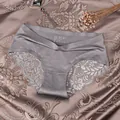 Culotte grise sans couture en soie glacée avec dentelle florale et fond en coton - M / Bas / Gris