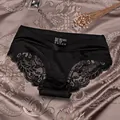 Culotte élégante en soie glacée noire sans couture avec dentelle florale et gousset en coton - M / Bas / Noir