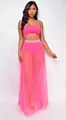 Sexy neonroze driedelig setje met geplooide maxi-rok van mesh en bandeau-bikinitop - S / Boven- En Onderstuk / Rozerood