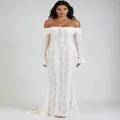 Elegantes weißes Spitzenkleid schulterfrei mit Trompetenärmeln und Meerjungfrau-Schnitt. - XL / Weiß