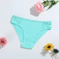 Culottes pour femmes en coton côtelé vert menthe avec de fins empiècements en dentelle - Vert clair
