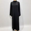 Élégante robe longue noire grande taille à manches longues avec une coupe ample - S / Bas / Noir