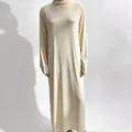 Élégante robe longue beige grande taille à manches longues et col montant pour l'automne - S / Bas / Blanc Cassé