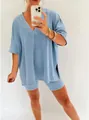 Ensemble deux pièces bleu clair effet denim avec t-shirt col V et short cycliste - Bleu