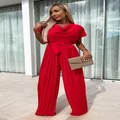 Combinaison plissée rouge élégante à jambes larges avec ceinture pour femme - S / Rouge
