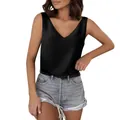Detail van een zwarte satijnen mouwloze top met V-hals voor dames in de zomerstijl. - XL / Tops / Zwart