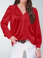 Elegante camicetta in raso rosso con scollo a V e maniche lunghe a pieghe - Rosso