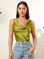 Elegantes olivgrünes Satin-Top mit Wasserfallausschnitt, ärmellose Sommerbluse - XS / Oberteile / Gelbgrün