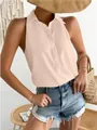 Elegante camicetta di raso senza maniche rosa chiaro con bottoni per un look casual chic - Bianco avorio