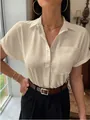 Elegante weiße Satinbluse mit V-Ausschnitt und kurzen Ärmeln für Damen mit Knöpfen - Aprikose