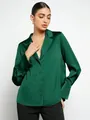 Chemise élégante en satin vert émeraude pour femme avec col à revers et manches longues - XS / Hauts / Vert foncé