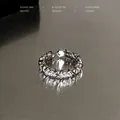 Eleganter offener Ring in Silberoptik mit funkelnden Zirkonia und Schmetterlings-Elementen. - Schmetterlingsstil (J857 Silber) / Silber