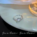 Eleganter silberner Planet Saturn offener Ring mit Katzenaugenstein und Zirkonia-Akzenten - Planeten/Katzenaugen-Stil (J639 Silber) / Silber