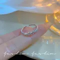 Eleganter silberner Schmetterlings-Zirkonia-Ring, verstellbar für Damen im Ins-Stil - Schmetterlings/Geometrischer Strass-Stil (J826 Schleife) / Silber