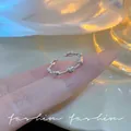 Eleganter verstellbarer Silberring mit einem minimalistischen Herzmuster für Damen - Relief Herz Offener Stil (J787 Silber) / Silber