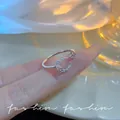 Eleganter silberner verstellbarer Schmetterlingsring mit Zirkonia für die Dame - Schmetterlings/Halbmond-Strass-Stil (J673 Silber) / Silber