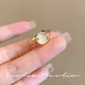Eleganter minimalistischer Katzenohr-Ring mit opale-Stein in Gold-Finish für Damen - Katzenohrform/Mondstein-Stil (J989 Gold) / Gold