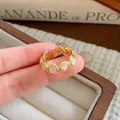 Eleganter vergoldeter offener Ring mit runden Opal-ähnlichen Steinen für Luxus-Look - Fünf Durchscheinende Edelsteine-Stil (J994 Gold) / Gold