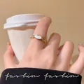 Eleganter goldfarbener offener Ring mit ovalem weißem Stein und Zirkonia für Damen - Langer Ovaler Edelstein/Strass-Stil (J991 Gold) / Gold