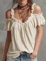 Dettaglio ravvicinato dell'elegante camicetta color crema con ruches e spalle scoperte - Taglia S / Top / Kaki