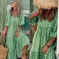 Grünes Maxikleid mit geometrischem Druck, Puffärmeln und V-Ausschnitt im Boho-Stil - Hellgrün
