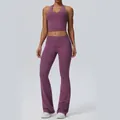 Elegante paarse yoga set met halter crop top en high waist flare leggings voor dames - S / Boven- En Onderstuk / Paars
