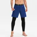 Herren 2-in-1 Sportshose mit blauen Shorts über schwarzen Kompressions-Leggings - Dunkelblau