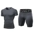 Heren fitness-set donkergrijs, sneldrogend, compressie, shirt met korte mouwen en korte broek - Puur Grijs